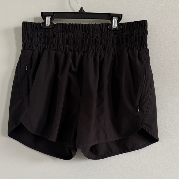 Pinspark Pants - Women's Highwaisted Black Athletic Shorts